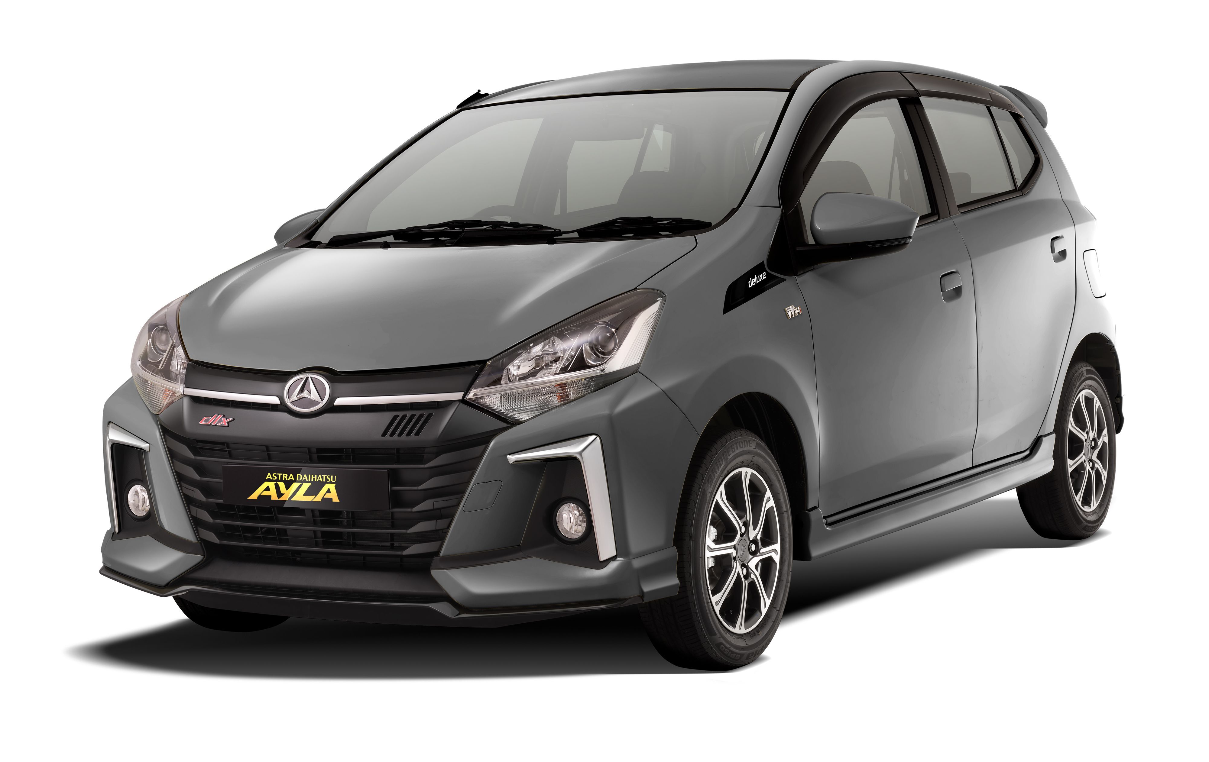 Mobil Nissan March yang menabrak pembatas jalan di Flyover Pesing